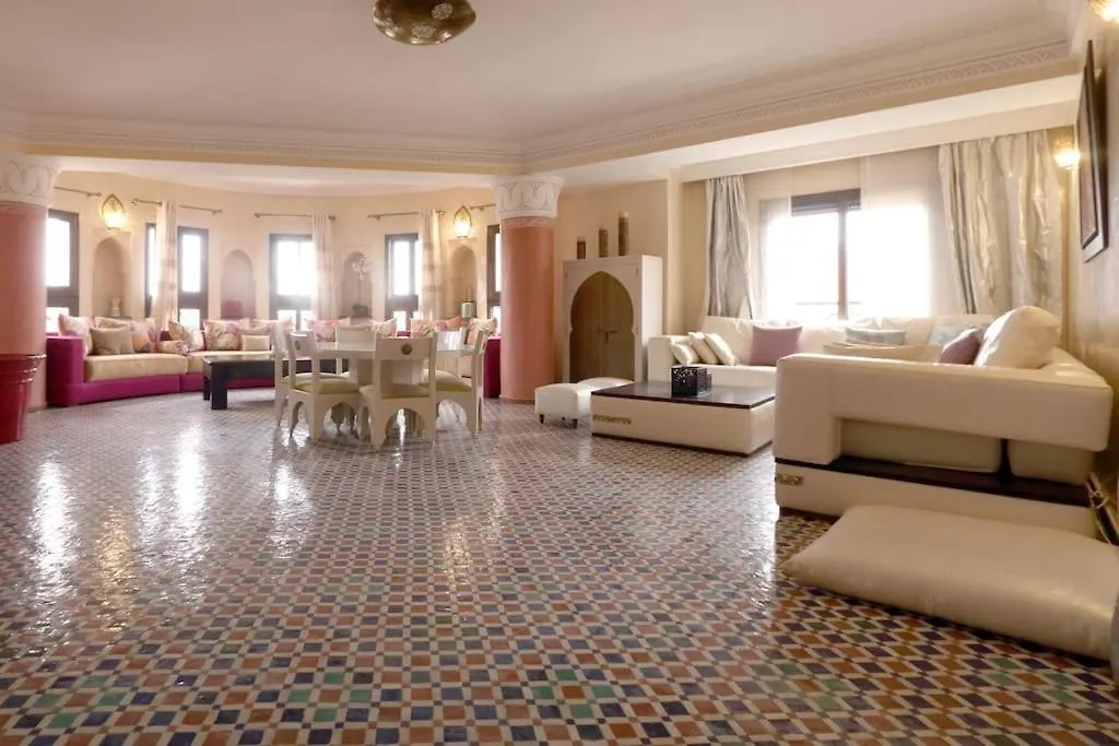 Typical Large Central Appt In Gueliz With Nice View مراكش