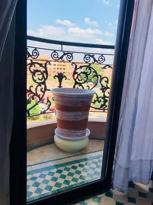 Typical Large Central Appt In Gueliz With Nice View مراكش